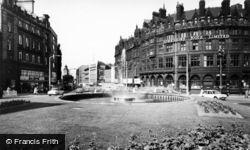 The Fountain And Fargate c.1960, Sheffield