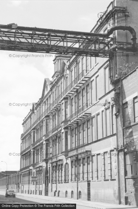 Photo of Sheffield, The Offices Of Vickers' River Don Works 2005