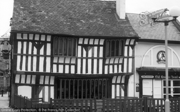 Photo of Sheffield, The Old Queen's Head Pub 2005