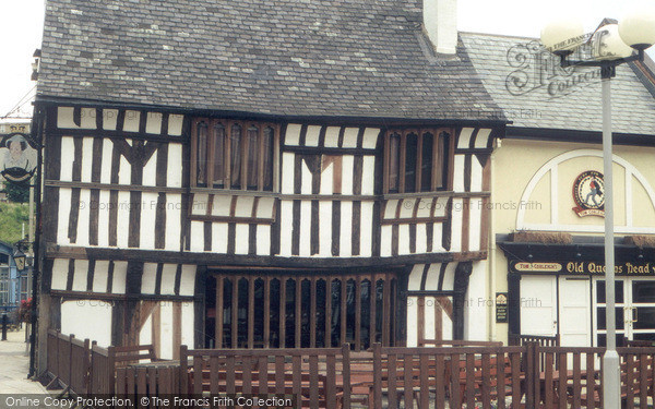 Photo of Sheffield, The Old Queen's Head Pub 2005