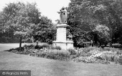 The Queen Victoria Monument, Endcliffe Park c.1965, Sheffield