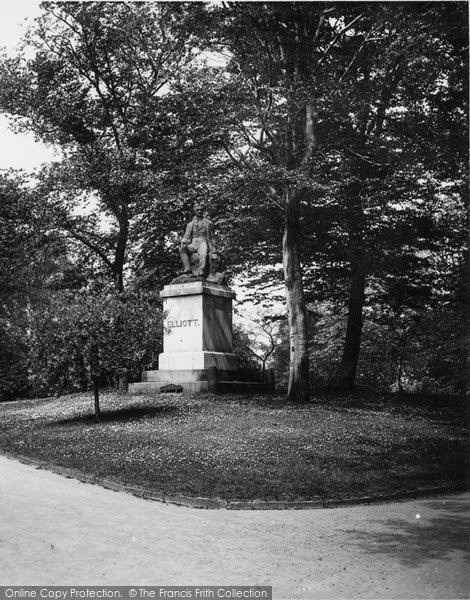 Photo of Sheffield, Weston Park, Ebenezer Elliott's Statue 1893