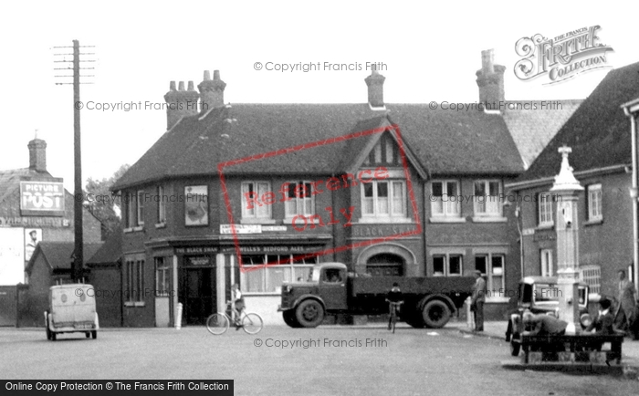Photo of Shefford, The Black Swan 1951