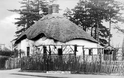 Thatched Cottage c.1960, Shenley
