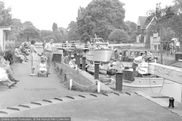 Photo of Shepperton, Lock c.1955