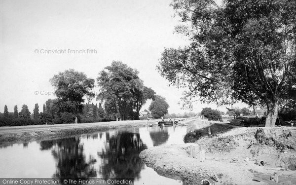 Photo of Shepperton, River Thames 1890