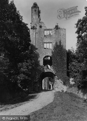 Old Castle Gateway 1924, Sherborne