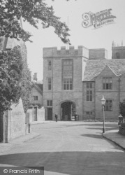 School Gateway And Lodge 1924, Sherborne
