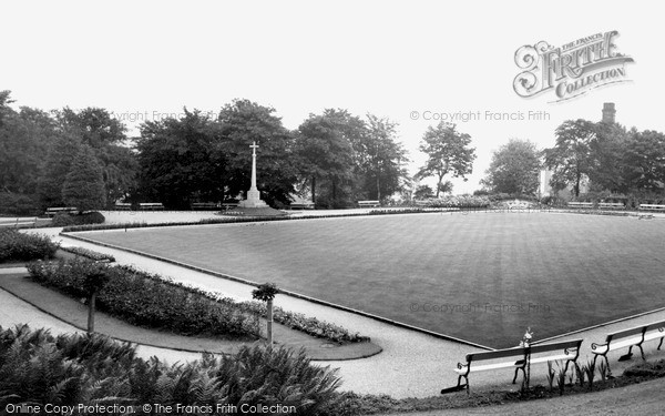 Photo of Shipley, The Memorial Gardens c.1965