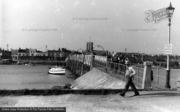 Photo of Shoreham By Sea, The Footbridge c.1950