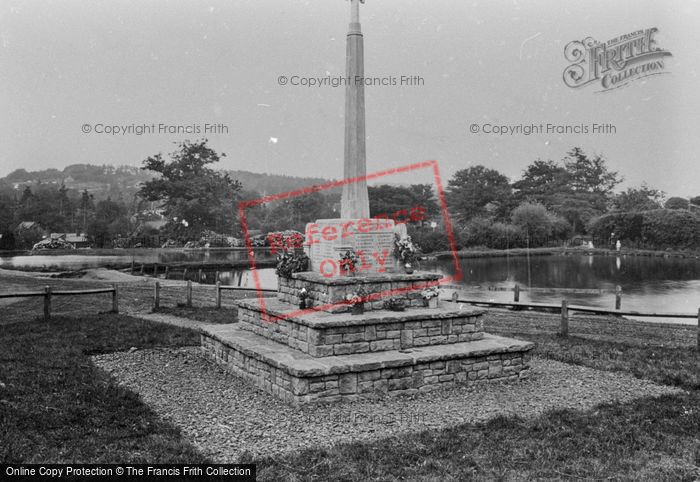 Photo of Shottermill, War Memorial 1924