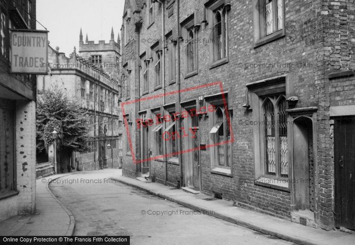 Photo of Shrewsbury, Approaching The Library c.1939