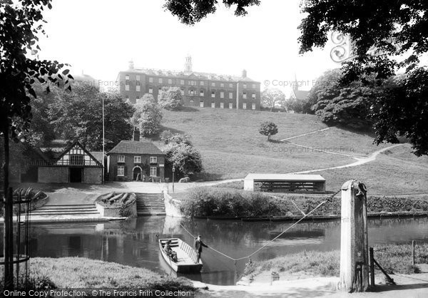 Photo of Shrewsbury, School And Ferry 1904