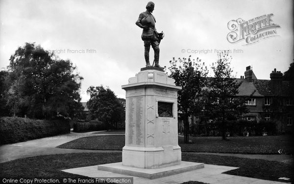 Photo of Shrewsbury, School, Sir Philip Sidney's Statue 1923