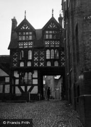 The Council House Gate c.1950, Shrewsbury