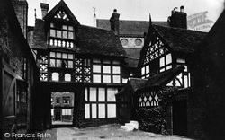 The Old Council House Gateway 1911, Shrewsbury