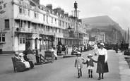 Mother And Girls, The Esplanade 1918, Sidmouth