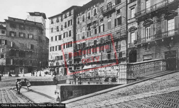 Photo of Siena, Piazza Del Campo, Fonte Gaia c.1920