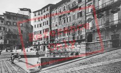 Piazza Del Campo, Fonte Gaia c.1920, Siena