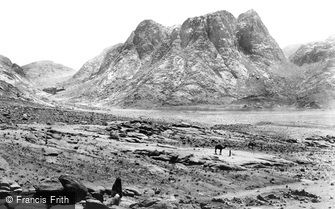 Sinai, Mount Horeb (Ras Sufsafeh) and the Plain of Er-Raha 1858