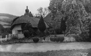 Singleton, Pond Cottage c1950