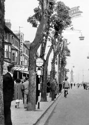Waiting To Cross, Lumley Road c.1955, Skegness