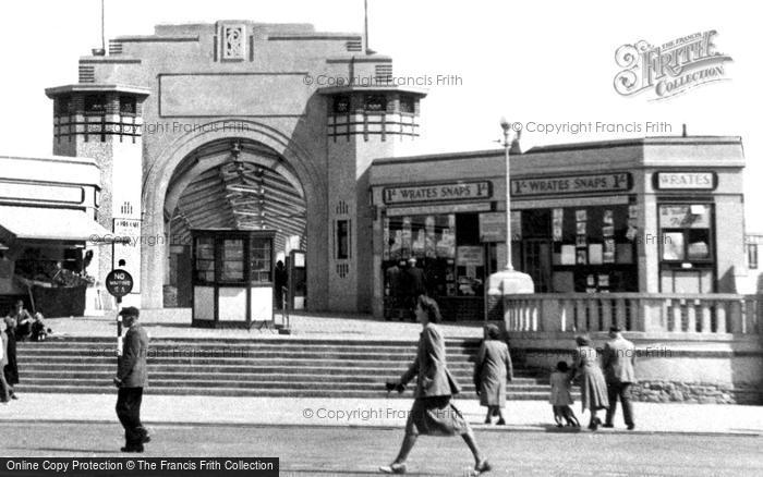 Photo of Skegness, Wrates Souvenir Photo Shop c.1955