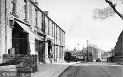 Commercial Road, Looking Towards Barnsley c.1955, Skelmanthorpe