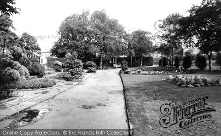Photo of Skelmersdale, Stanley Coronation Park c.1960