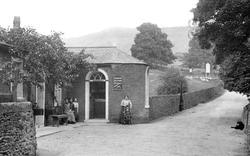 Craven Sulphur Spring Entrance 1911, Skipton