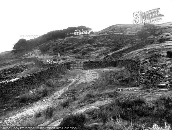 Photo of Skipton, Moor Gate and Old Roman Road 1923