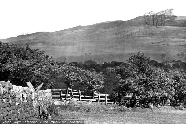 Photo of Skipton, Moors From Park Hill 1923