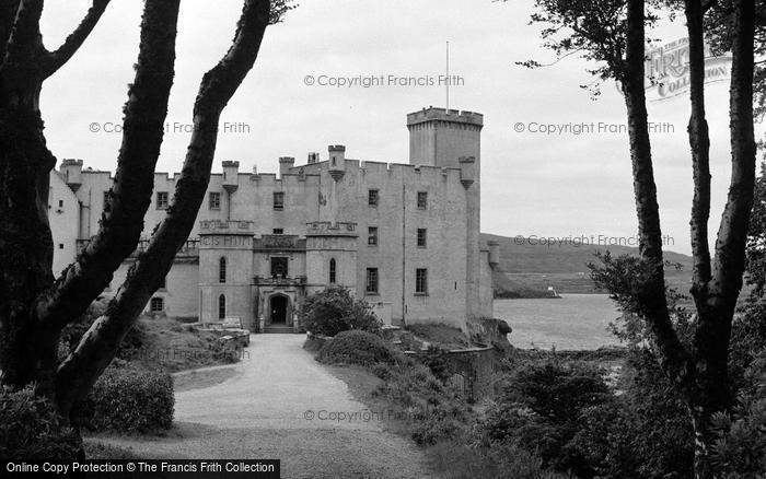 Photo of Skye, Dunvegan Castle 1961