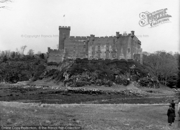 Photo of Skye, Dunvegan Castle 1962