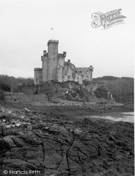 Skye, Dunvegan Castle 1962, Isle Of Skye