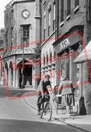 People On Northgate c.1950, Sleaford