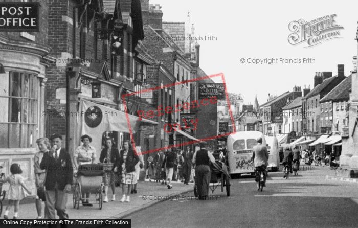 Photo of Sleaford, South Gate Crowd c.1950