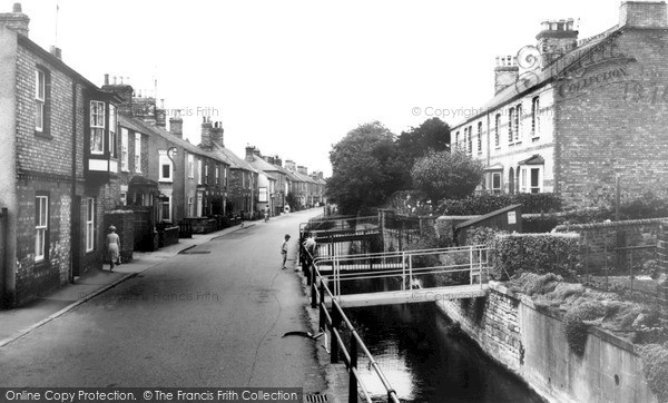 Photo of Sleaford, West Banks c.1965