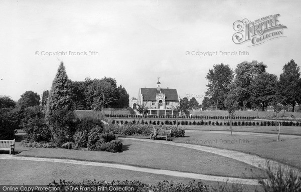 Photo of Slough, The Park c.1950