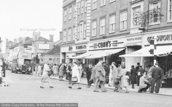 Photo of Slough, William Street, People c.1950