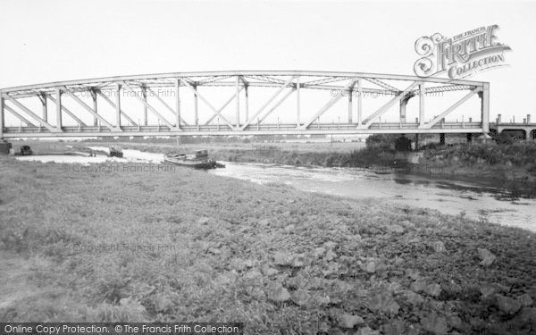 Photo of Snaith, Carlton Bridge c.1955