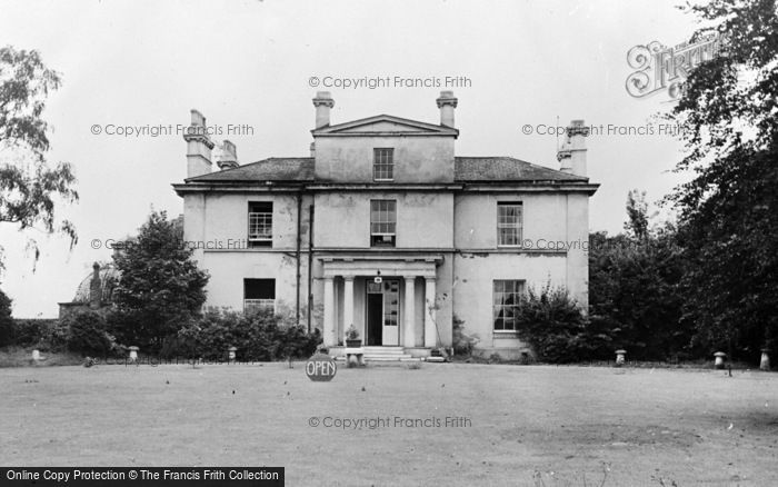 Photo of Snaith, The White Elephant c.1960