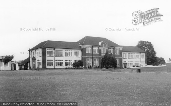 Photo of Snodland, Holmesdale School c.1965