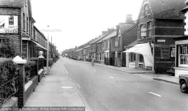 Photo of Snodland, Malling Road c.1965