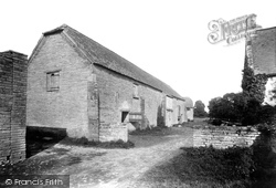 Parsonage Farm Tythe Barn 1904, Somerton