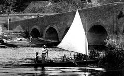 Bridge, A Sailing Boat 1904, Sonning