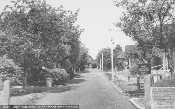 Photo of Sonning Common, The Entrance, Kennylands Park School c.1960