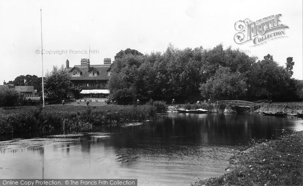 Photo of Sonning, French Horn Hotel 1901