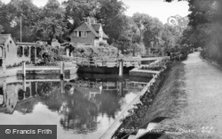 River And Locks c.1955, Sonning