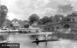 The Bridge And The Hotel 1904, Sonning